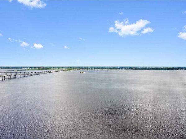 2743 1st ST, Unit 2404, FORT MYERS, FL 33916