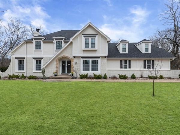 7108 Black Bob Drive, Stilwell, KS 66085