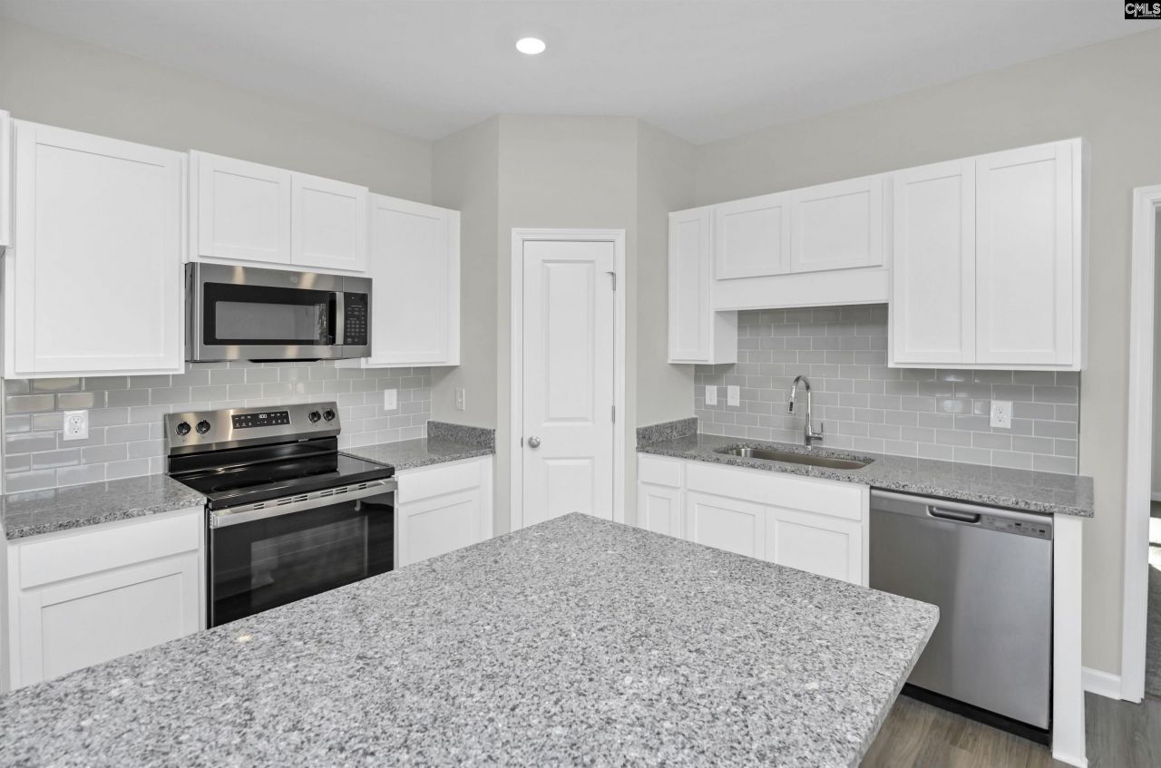 127 Middlesex Court Photo 11