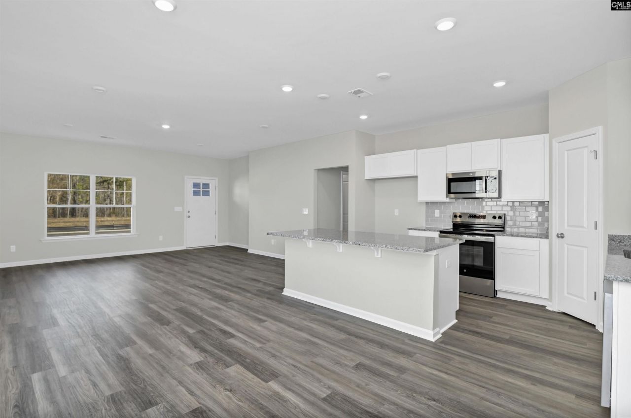 127 Middlesex Court Photo 12