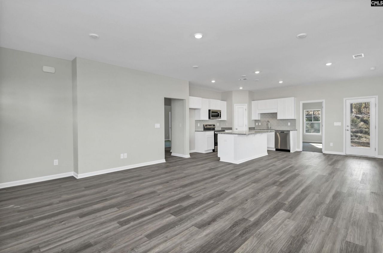 127 Middlesex Court Photo 14