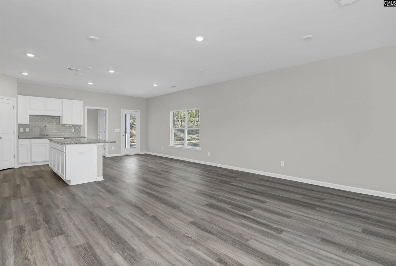 127 Middlesex Court Photo 15