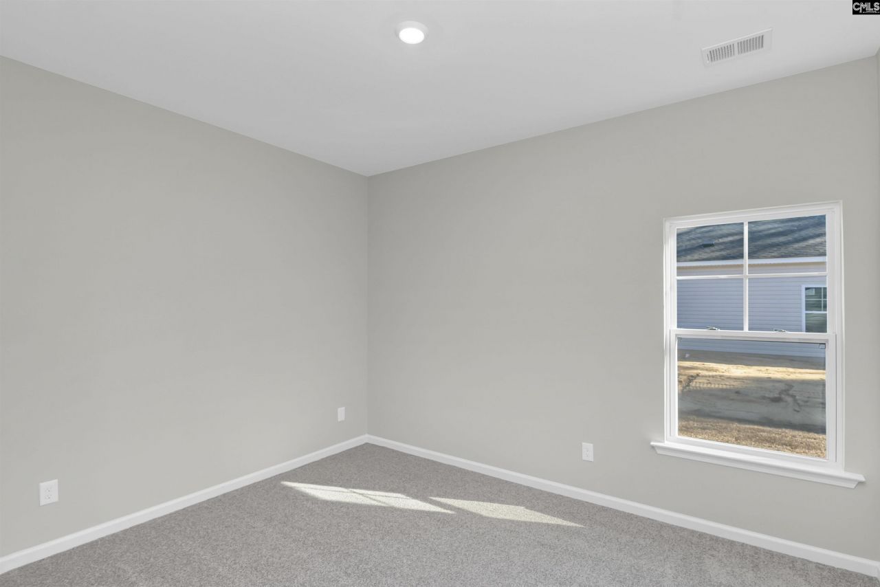 127 Middlesex Court Photo 16