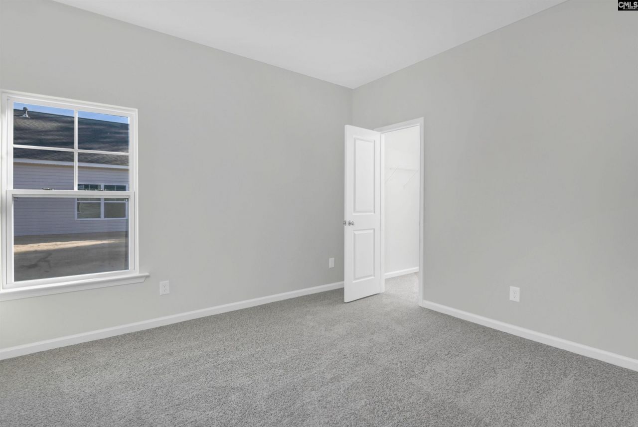 127 Middlesex Court Photo 17