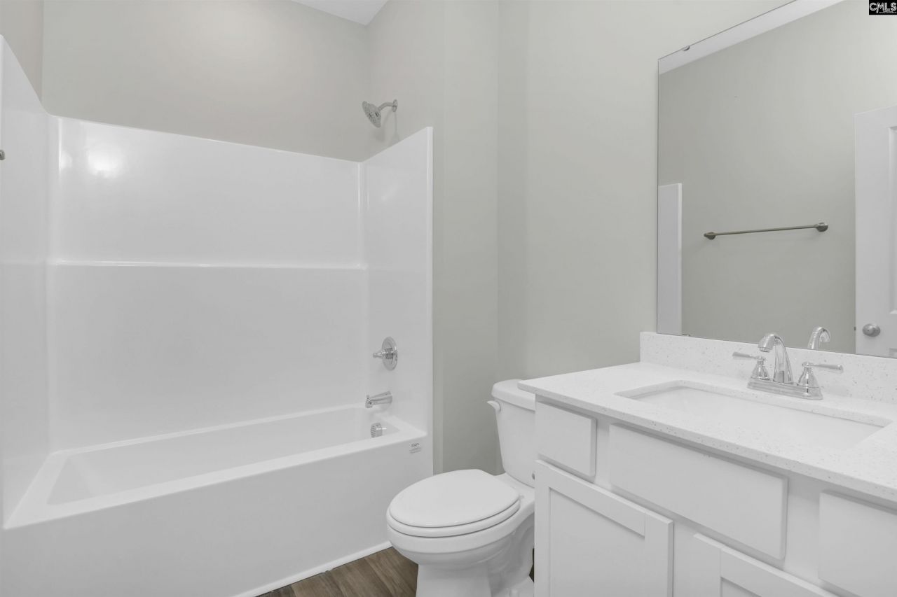 127 Middlesex Court Photo 18