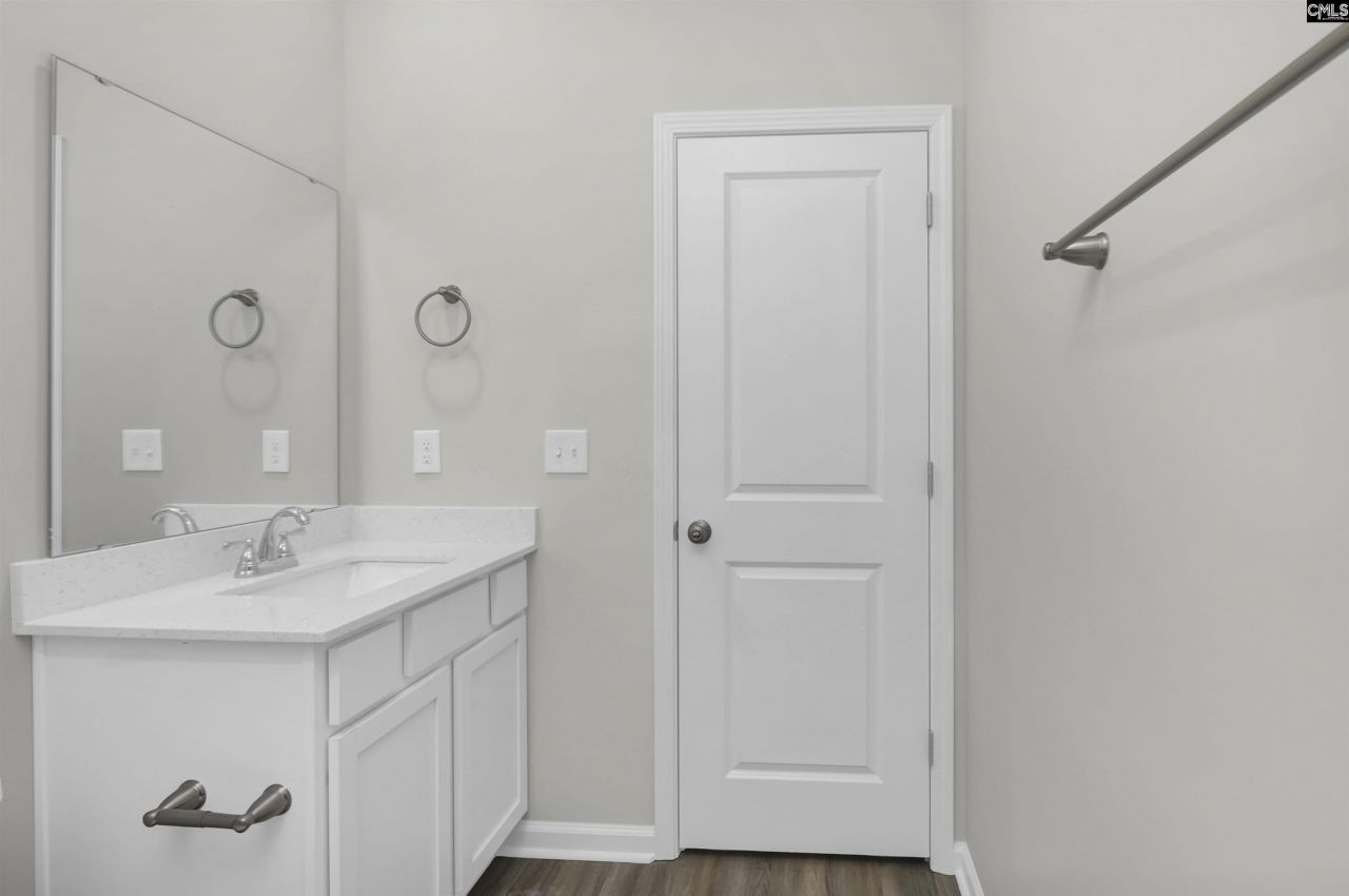 127 Middlesex Court Photo 19