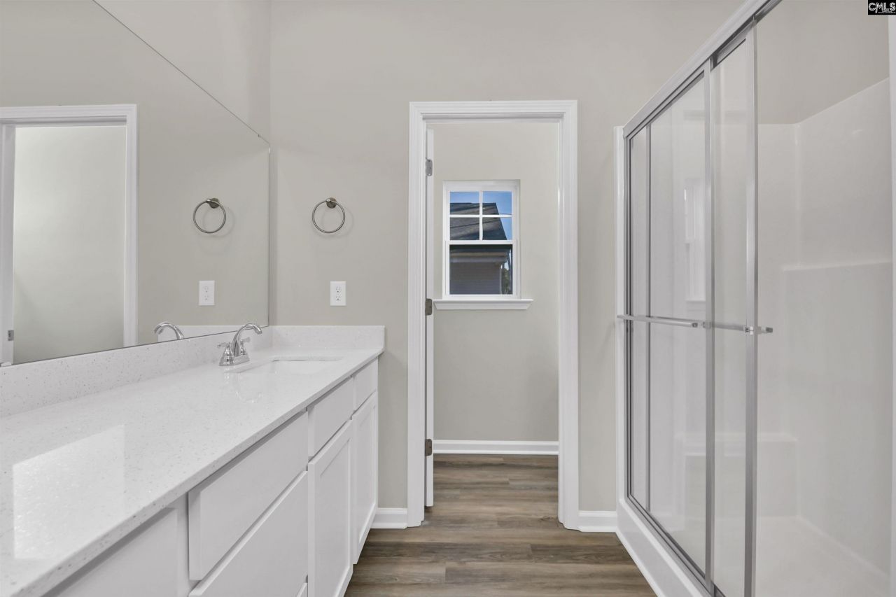 127 Middlesex Court Photo 23