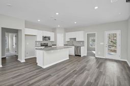 127 Middlesex Court photo 4