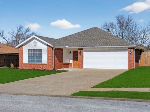 813 Marcus Street , Bentonville, AR 72712