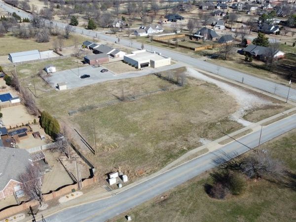 S Bellview Road , Rogers, AR 72758