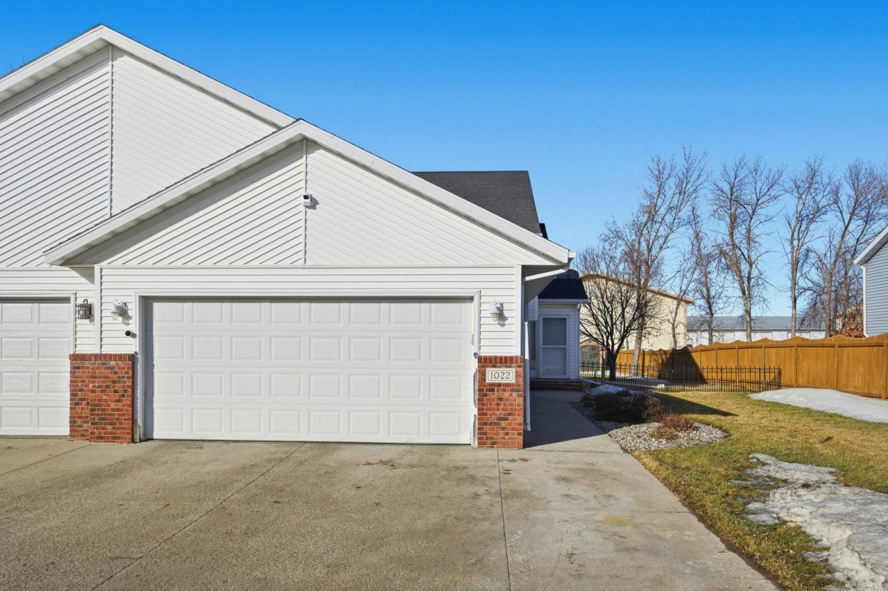 1022 4th Avenue W, West Fargo, ND 58078 Main Photo