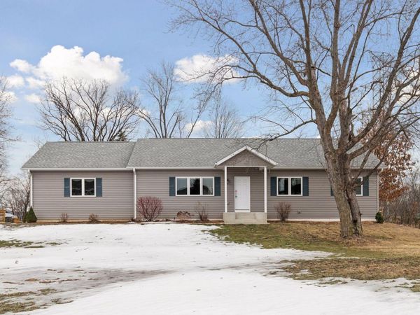 153 Elm Drive W, Carver, MN 55315