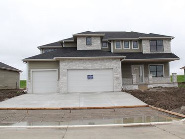3818 Prairie Breeze Road, Lincoln, NE 68516