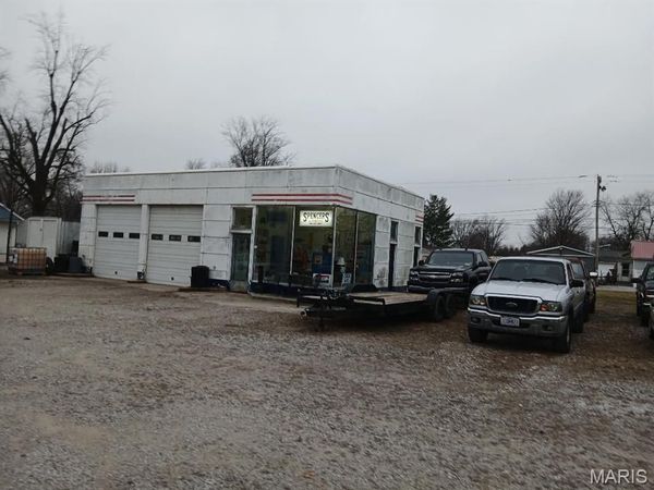 206 Washington Street , Bunker Hill, IL 62014