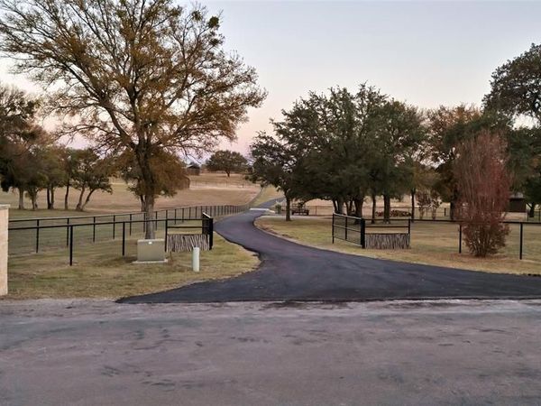 221 Silver Spur, Weatherford, TX 76087