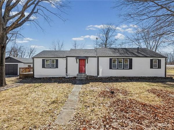 401 W Main Street, Freeman, MO 64746