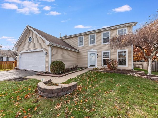 2735 Skylane Drive, Naperville, IL 60564