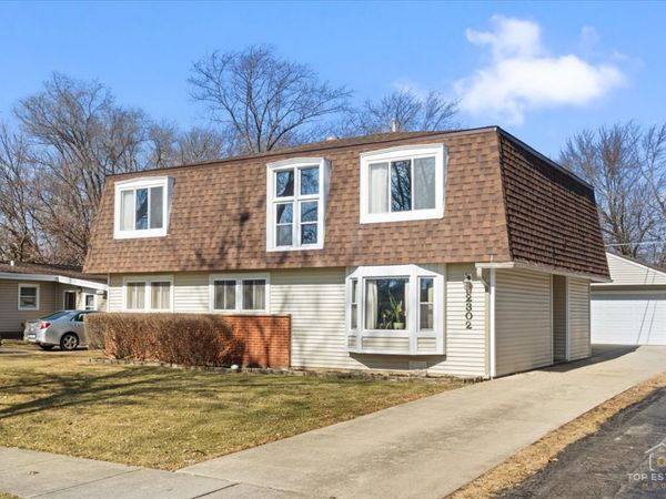2302 Fulle Street, Rolling Meadows, IL 60008