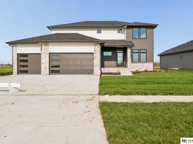3806 Prairie Breeze Road, Lincoln, NE 68516