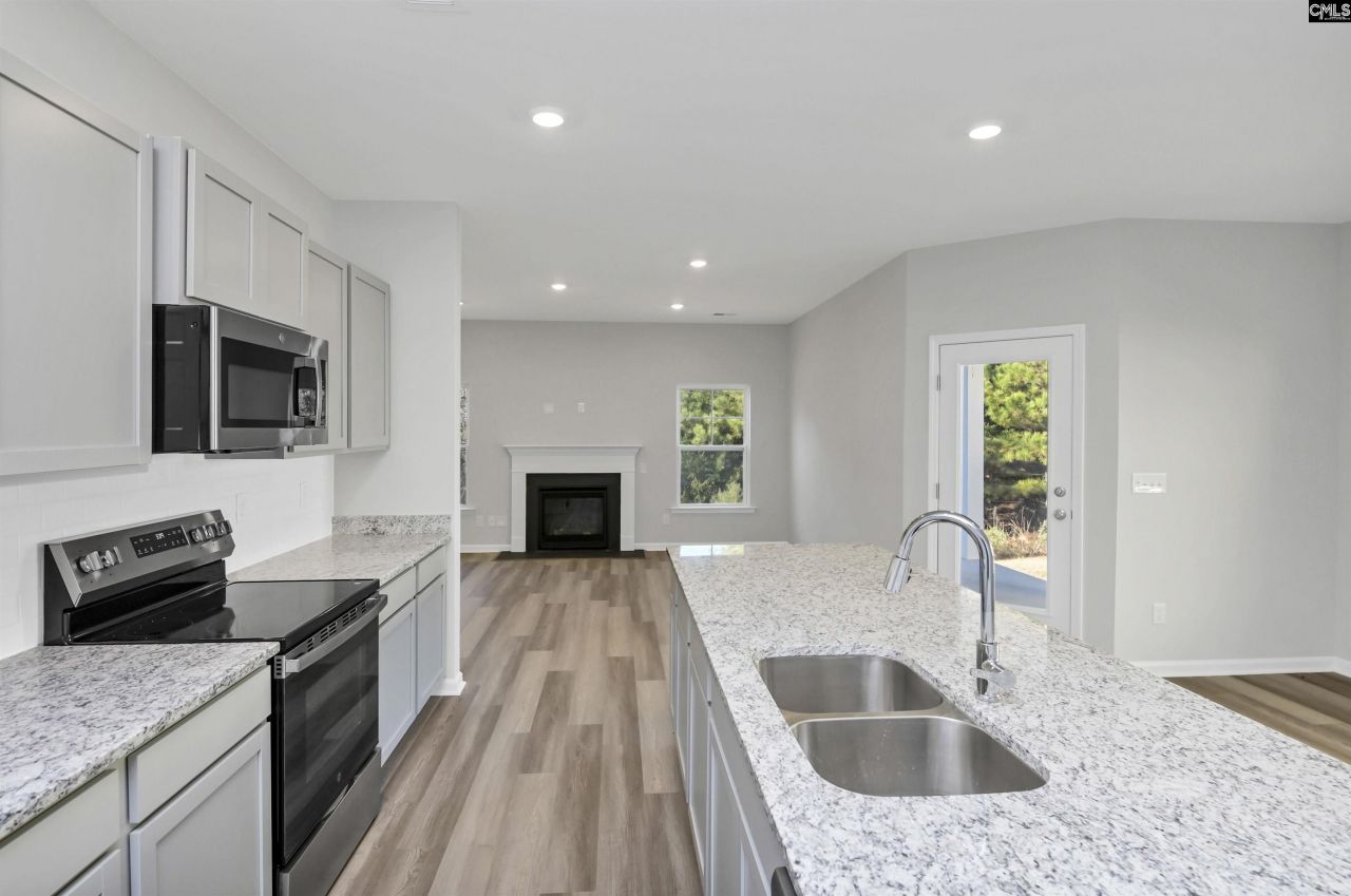 131 Middlesex Court Photo 10