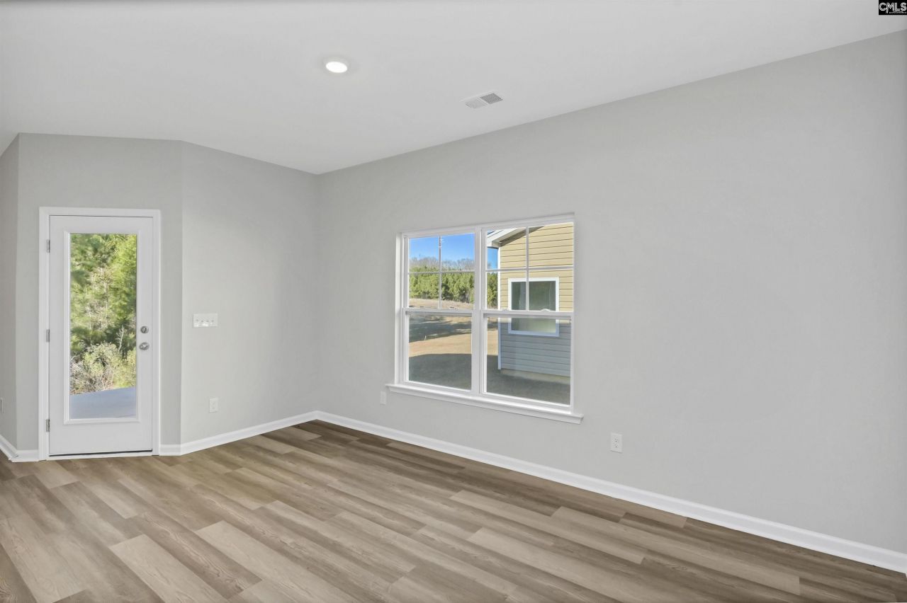 131 Middlesex Court Photo 12