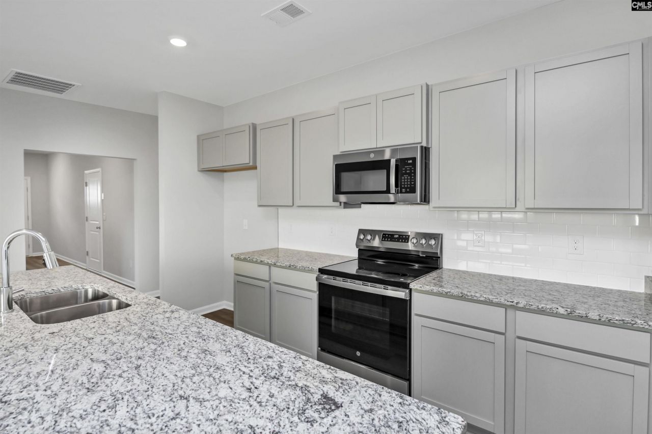 131 Middlesex Court Photo 16