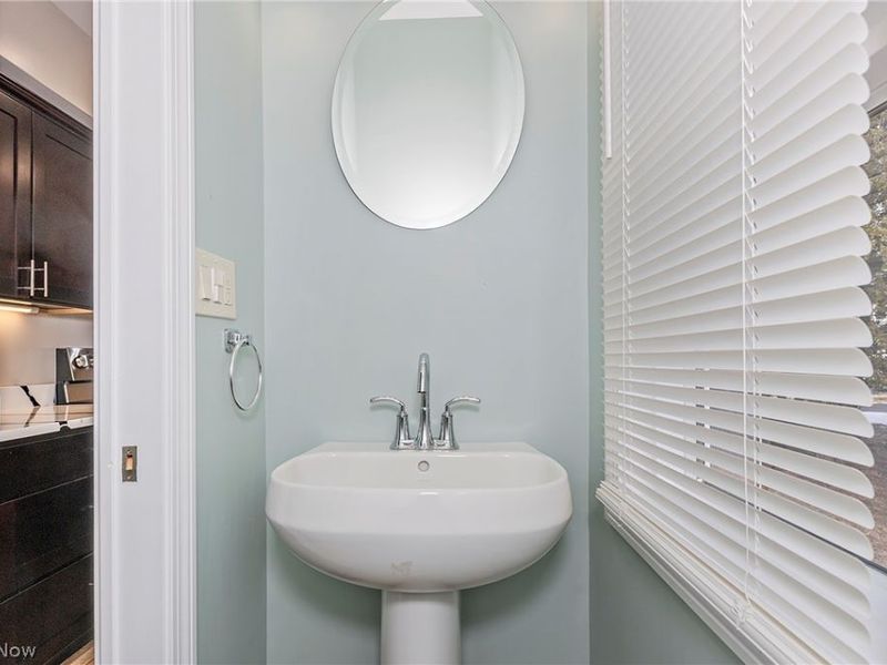 917 Brunswick Road, Cleveland, OH 44112 Photo 12