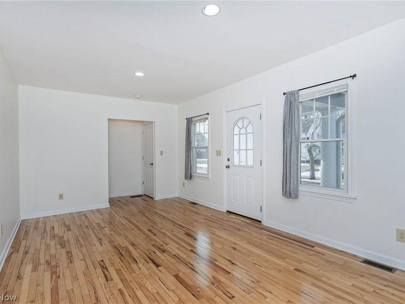 917 Brunswick Road, Cleveland, OH 44112 Photo 4