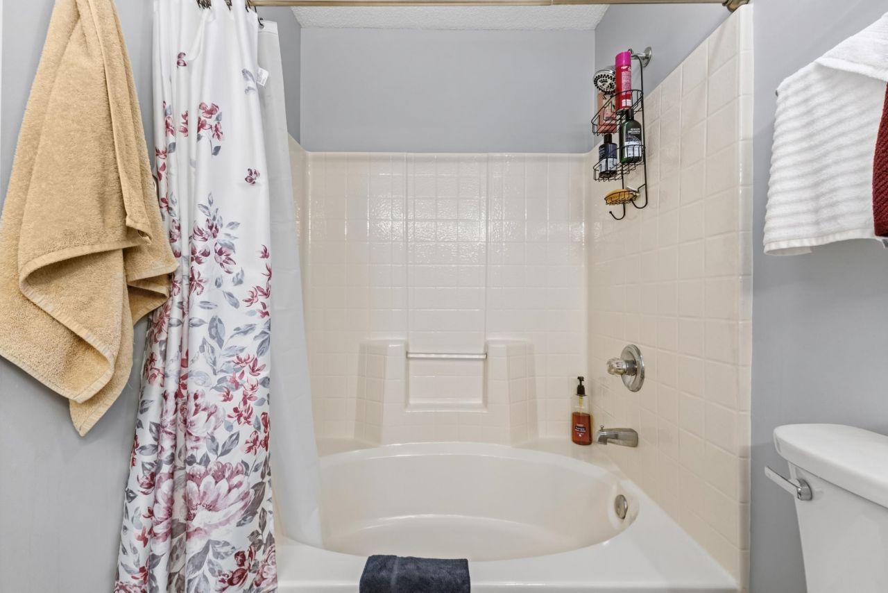 635 Woodmoor Dr. Photo 18