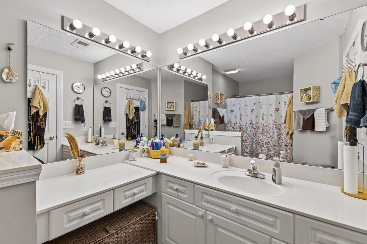 635 Woodmoor Dr. Photo 18