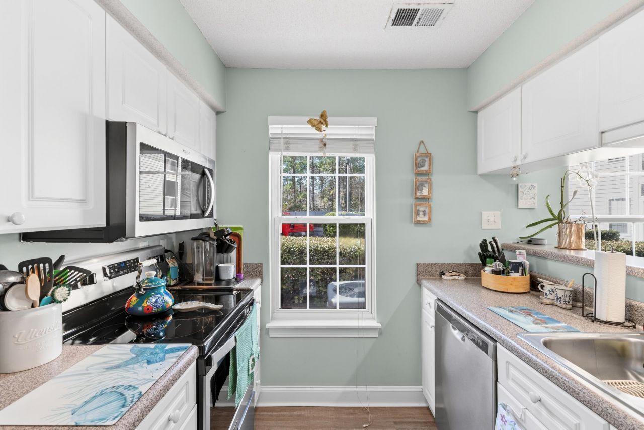 635 Woodmoor Dr. Photo 6