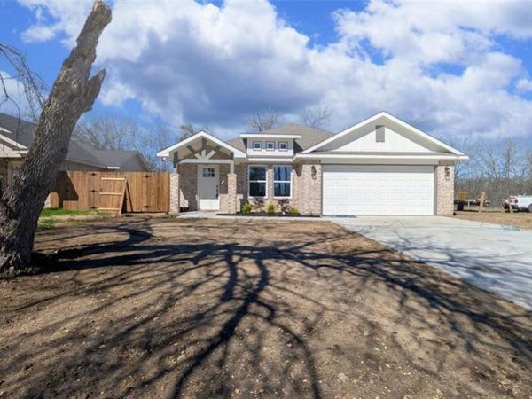 707 Cedar Street, Cleburne, TX 76031