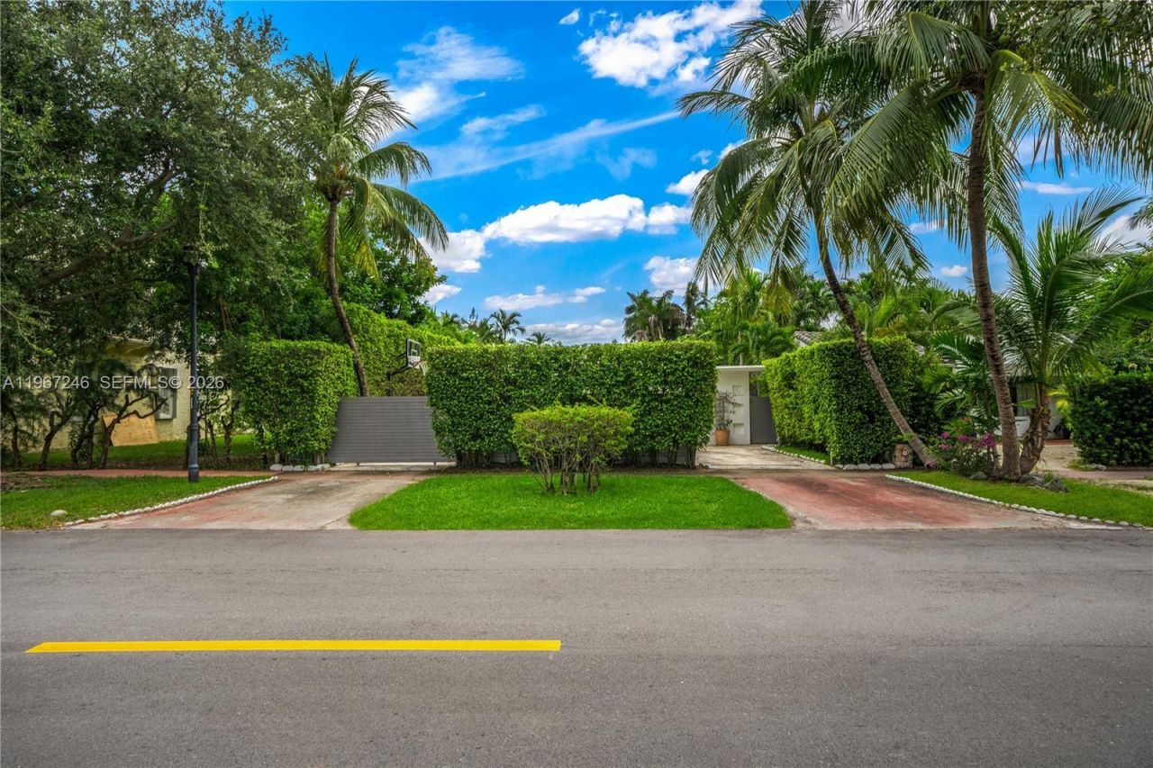 736 W 51 St, Miami Beach, FL 33140 Photo
