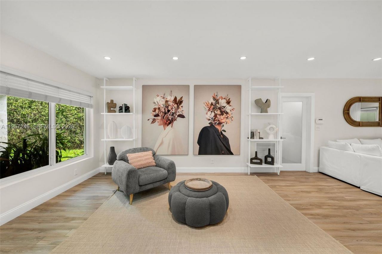 736 W 51 St, Miami Beach, FL 33140 Photo