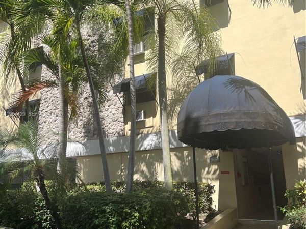 427 Santander Ave, Unit 101, Coral Gables, FL 33134