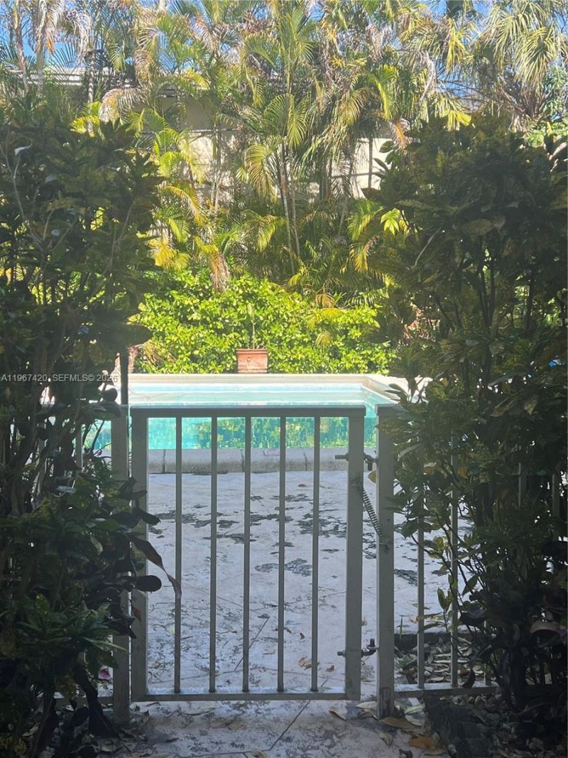 427 Santander Ave, Unit 101, Coral Gables, FL 33134 Photo