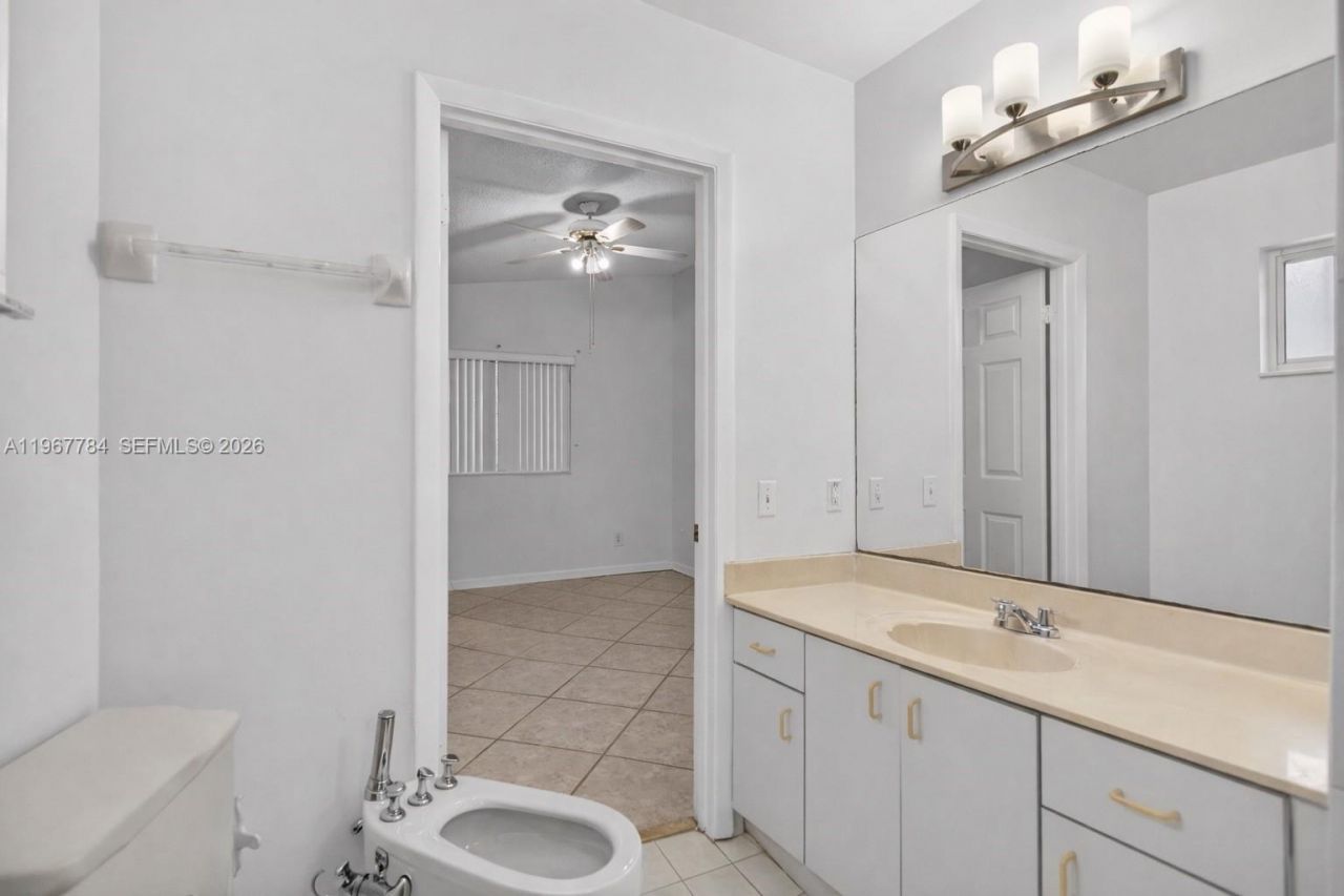 8859 NW 110th Ln, Hialeah Gardens, FL 33018 Photo