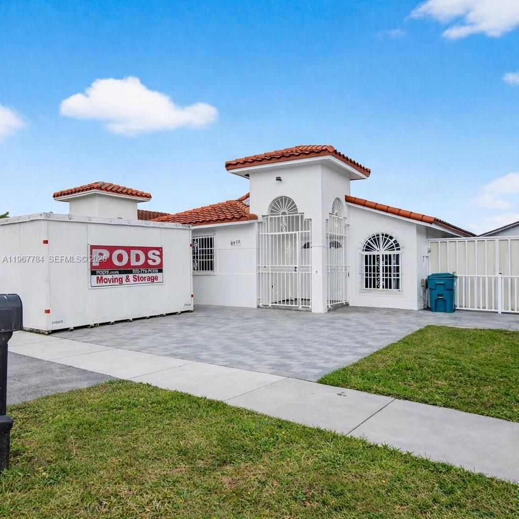 8859 NW 110th Ln, Hialeah Gardens, FL 33018 Photo