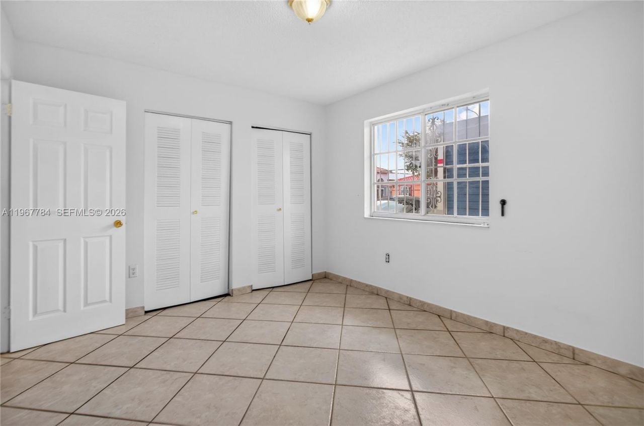 8859 NW 110th Ln, Hialeah Gardens, FL 33018 Photo