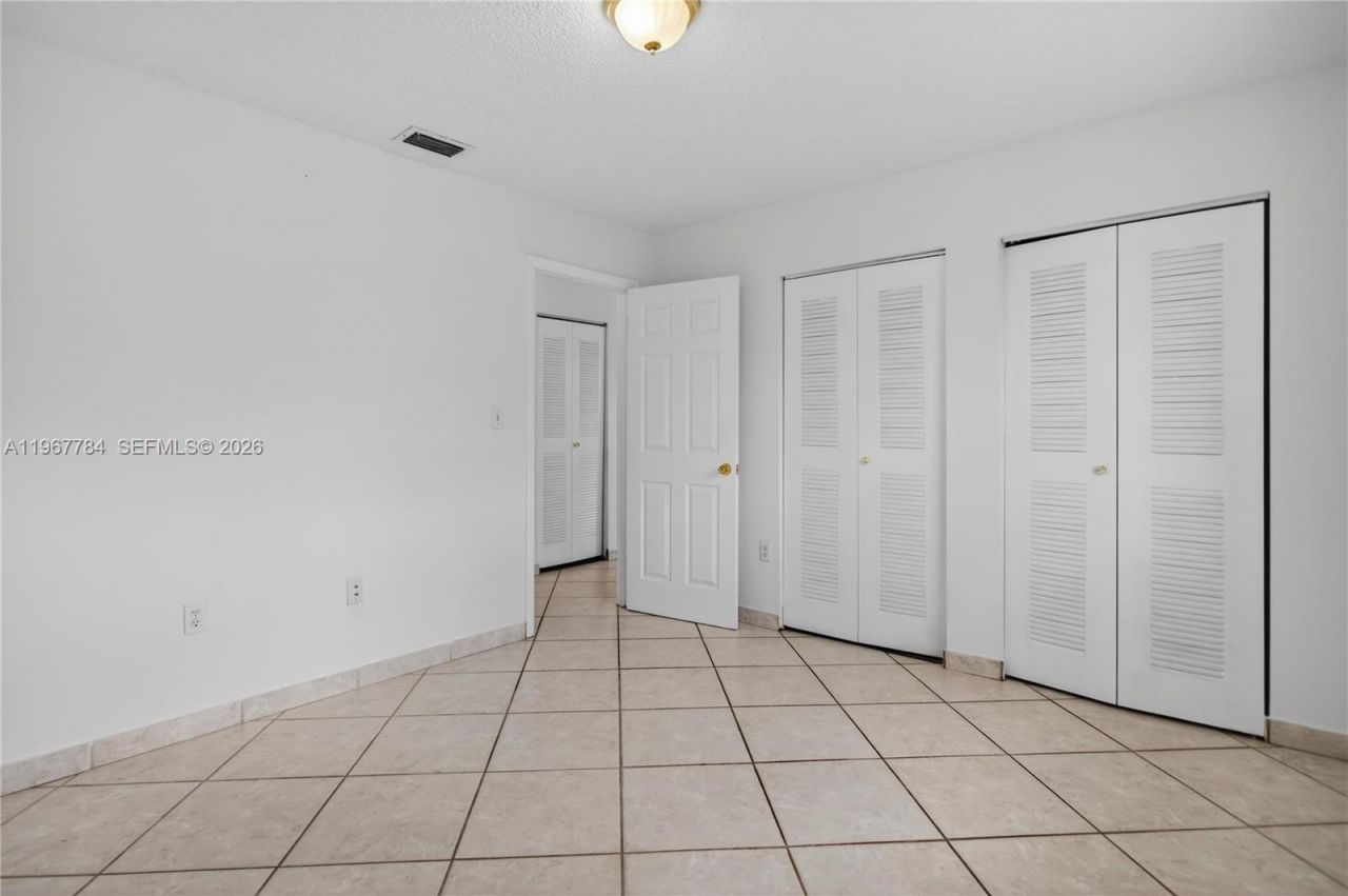 8859 NW 110th Ln, Hialeah Gardens, FL 33018 Photo