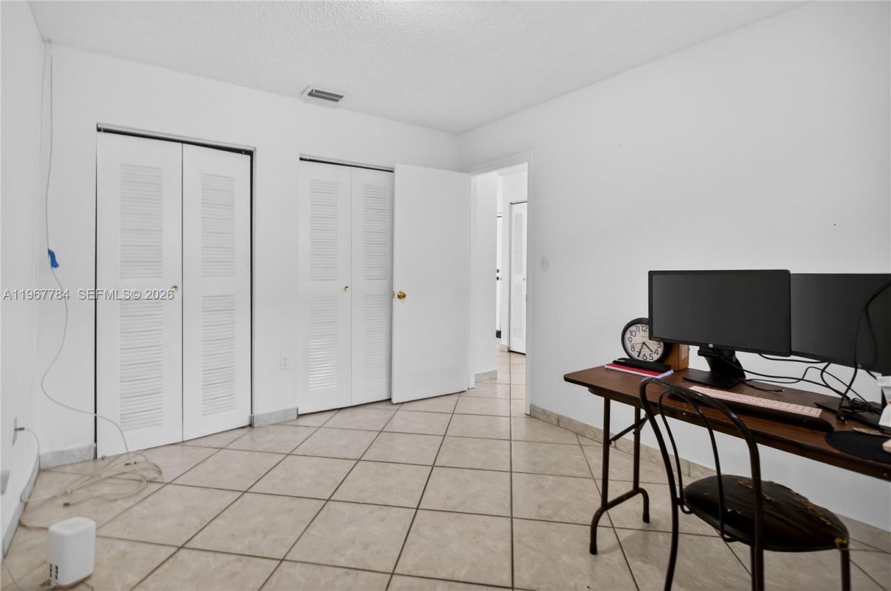 8859 NW 110th Ln, Hialeah Gardens, FL 33018 Photo