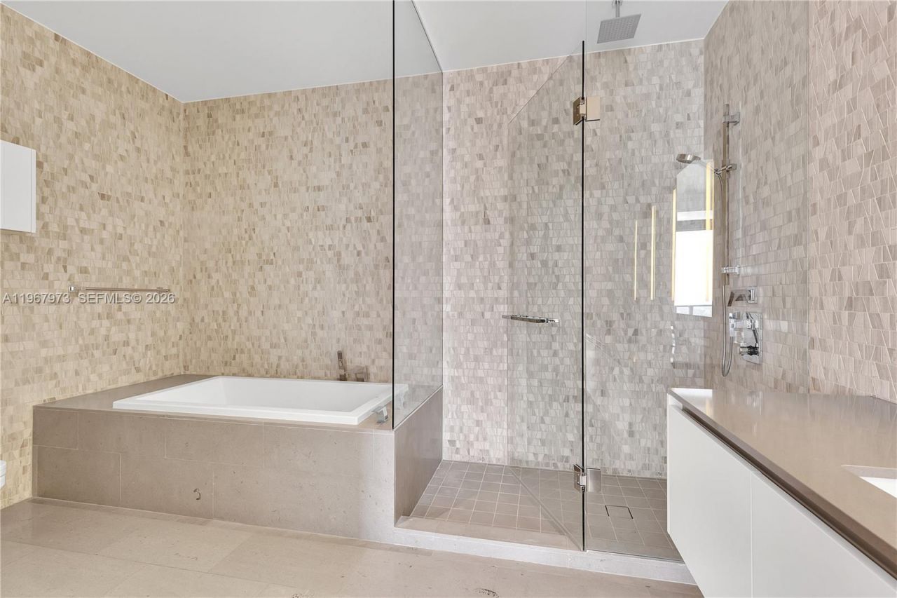 68 SE 6th St , Unit 4110, Miami, FL 33131 Photo