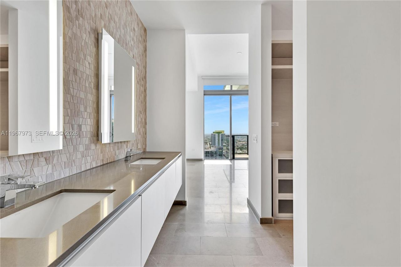 68 SE 6th St , Unit 4110, Miami, FL 33131 Photo