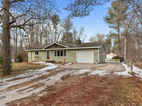 E8332 WEYAUWEGA ROAD, New London, WI 54961
