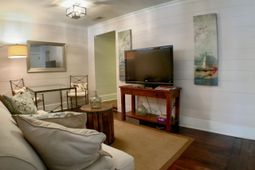 251 Meeting Street photo 4