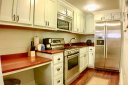 251 Meeting Street photo 4