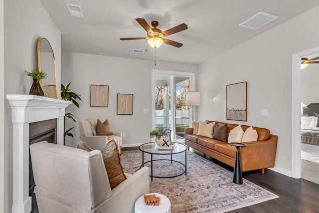 3956 Treebranch Circle Photo 6