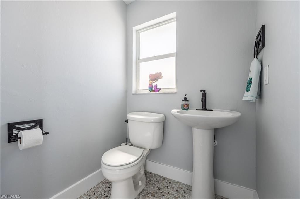 12249 Moon Shell Dr , Matlacha Isles, FL 33991 Photo