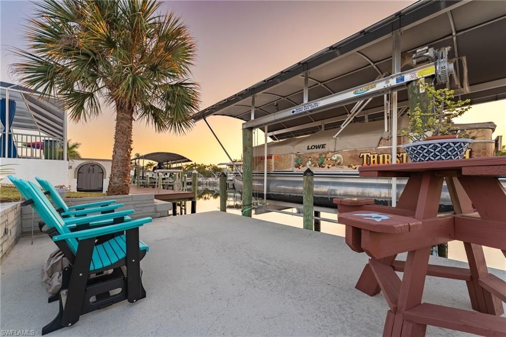 12249 Moon Shell Dr , Matlacha Isles, FL 33991 Photo