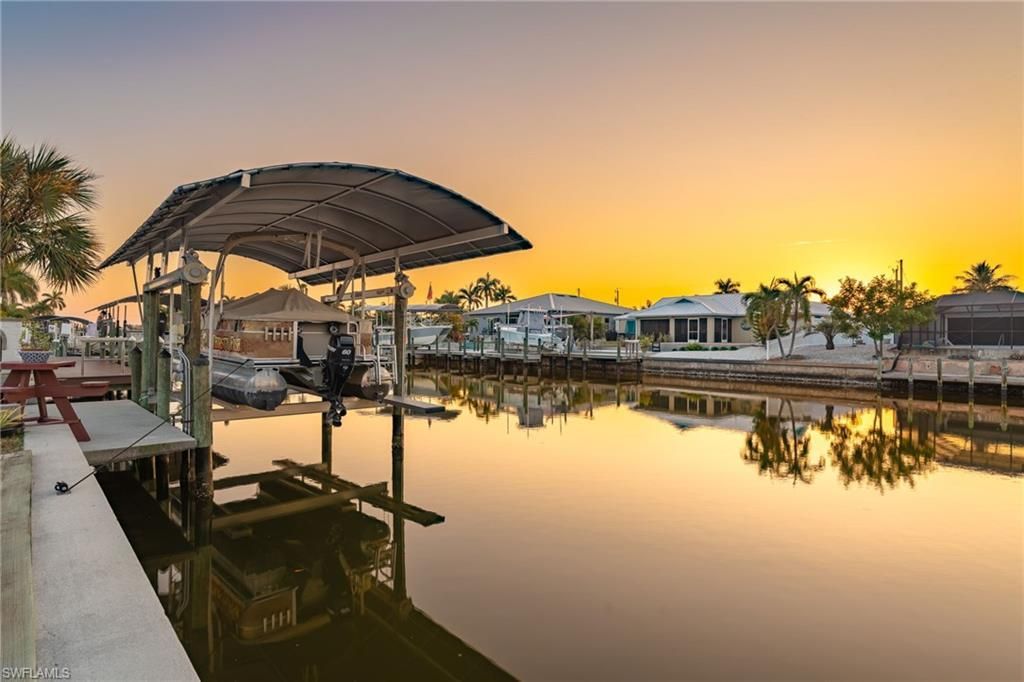 12249 Moon Shell Dr , Matlacha Isles, FL 33991 Photo